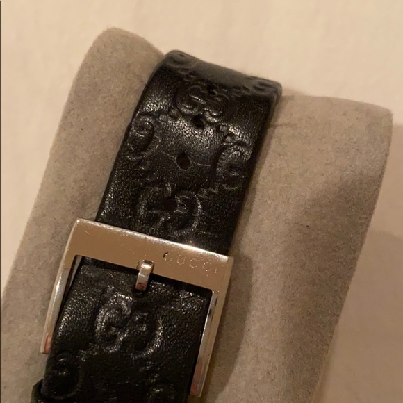 Gucci watch - Picture 2 of 2
